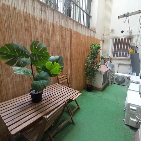 Private Rooms On Tamarit Street Барселона Экстерьер фото